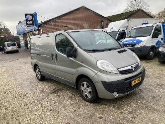 skadebil bedrijf Opel Vivaro VIVARO 2.0 2X SCHUIFDEUR AIRCO MARGE !!! 2010/3