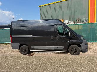 krockskadad bil bedrijf Peugeot Boxer Boxer 2.0 Airco 2017/2