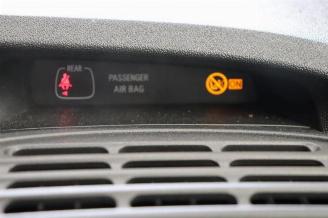 Peugeot 108 108, Hatchback, 2014 1.0 12V VVT-i picture 16