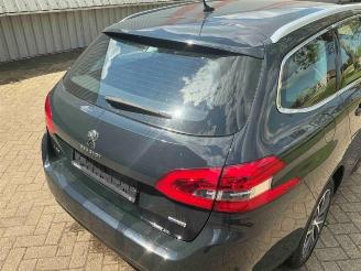 Peugeot 308 308 SW (L4/L9/LC/LJ/LR), Combi 5-drs, 2014 / 2021 1.2 12V e-THP PureTech 110 picture 20