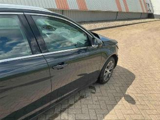 Peugeot 308 308 SW (L4/L9/LC/LJ/LR), Combi 5-drs, 2014 / 2021 1.2 12V e-THP PureTech 110 picture 25