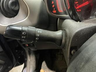 Peugeot 108 108, Hatchback, 2014 1.0 12V picture 19