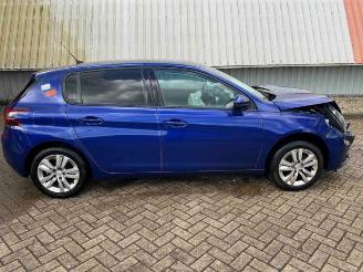 Peugeot 308 308 (L3/L8/LB/LH/LP), Hatchback 5-drs, 2013 / 2021 1.2 12V e-THP PureTech 110 picture 2