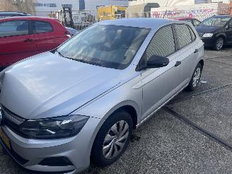 Damaged car Volkswagen Polo 1.0 MPI 2019/1