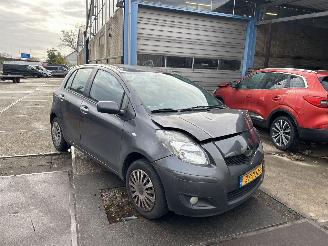 Toyota Yaris 1.3 VVTI ASPIRATION  AUTOMAAT picture 2