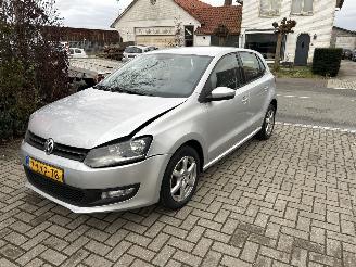 Schadeauto Volkswagen Polo 1.2 TSI BLEUMOTION EDITION + 2013/8