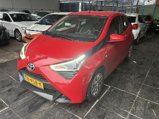 krockskadad bil auto Toyota Aygo 1.0 VVT-I X-PLAY 2018/9