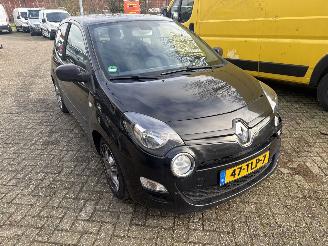 Vaurioauto  passenger cars Renault Twingo 1.5 dCi Dynamique 2012/3