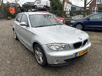 skadebil auto BMW 1-serie 116 I HIGH EXECUTIVE 2005/1