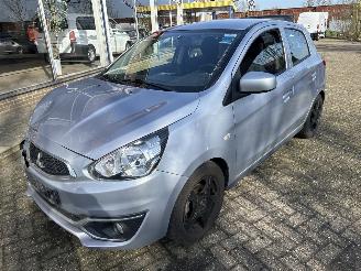 krockskadad bil auto Mitsubishi Space-star 1.0 COOL+ 2019/3