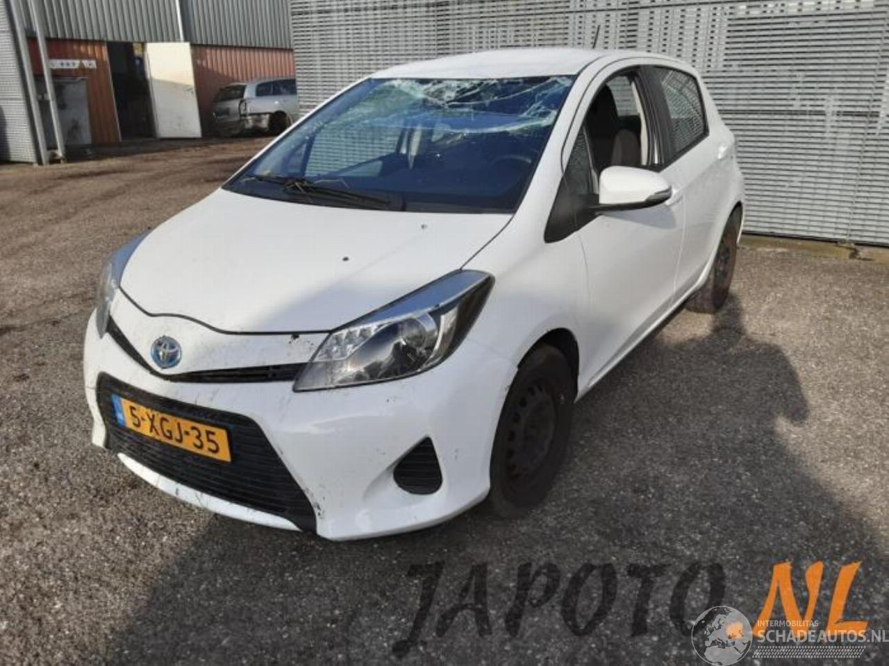 Toyota Yaris Yaris III (P13), Hatchback, 2010 / 2020 1.5 16V Hybrid
