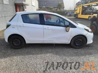 Toyota Yaris Yaris III (P13), Hatchback, 2010 / 2020 1.5 16V Hybrid picture 5