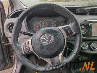 Toyota Yaris Yaris III (P13), Hatchback, 2010 / 2020 1.0 12V VVT-i picture 16
