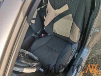 Toyota Yaris Yaris (P1), Hatchback, 1999 / 2005 1.5 T Sport 16V VVT-i picture 14