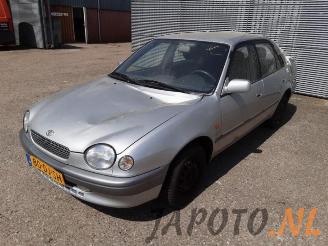 Coche siniestrado Toyota Corolla Corolla (E11), Sedan, 1997 / 2001 1.6 16V 1999/9