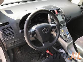 Toyota Auris Auris (E15), Hatchback, 2006 / 2012 1.8 16V HSD Full Hybrid picture 11