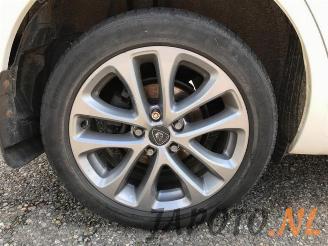 Toyota Auris Auris (E15), Hatchback, 2006 / 2012 1.8 16V HSD Full Hybrid picture 19