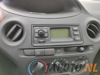 Toyota Yaris Yaris (P1), Hatchback, 1999 / 2005 1.3 16V VVT-i picture 9