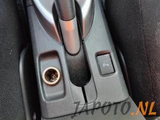 Toyota Auris Auris (E15), Hatchback, 2006 / 2012 1.8 16V HSD Full Hybrid picture 16