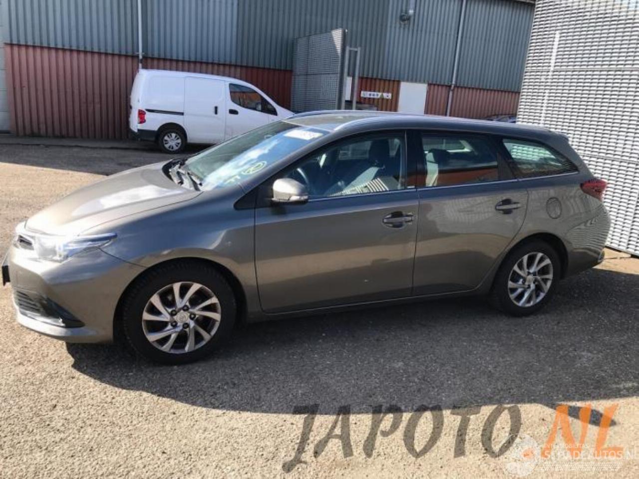 Toyota Auris Auris Touring Sports (E18), Combi, 2013 / 2018 1.2 T 16V