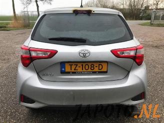 Toyota Yaris Yaris III (P13), Hatchback, 2010 / 2020 1.5 16V Dual VVT-iE picture 6