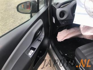 Toyota Yaris Yaris III (P13), Hatchback, 2010 / 2020 1.33 16V Dual VVT-I picture 10