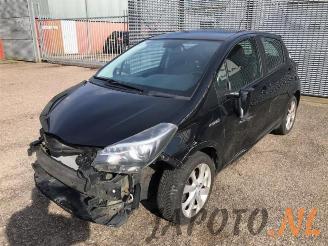 Uttjänta bilar auto Toyota Yaris Yaris III (P13), Hatchback, 2010 / 2020 1.5 16V Hybrid 2015/6