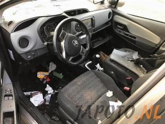 Toyota Yaris Yaris III (P13), Hatchback, 2010 / 2020 1.0 12V VVT-i picture 9