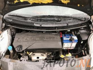 Toyota Yaris Yaris II (P9), Hatchback, 2005 / 2014 1.33 16V Dual VVT-I picture 10