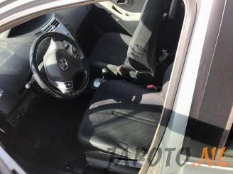 Toyota Yaris Yaris II (P9), Hatchback, 2005 / 2014 1.3 16V VVT-i picture 9