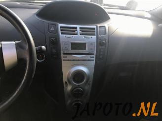 Toyota Yaris Yaris II (P9), Hatchback, 2005 / 2014 1.3 16V VVT-i picture 10