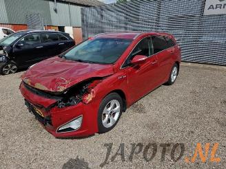 Salvage car Hyundai I-40 i40 CW (VFC), Combi, 2011 / 2019 1.6 GDI 16V 2013/4