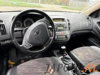 Kia Pro cee d Pro cee'd (EDB3), Hatchback 3-drs, 2008 / 2012 1.6 CVVT 16V picture 9