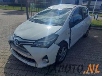Uttjänta bilar auto Toyota Yaris Yaris III (P13), Hatchback, 2010 / 2020 1.5 16V Hybrid 2015/2