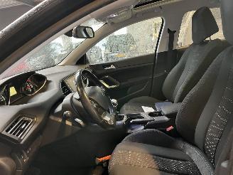 Peugeot 308 1.6 BlueHDI Blue Lease Executive picture 14