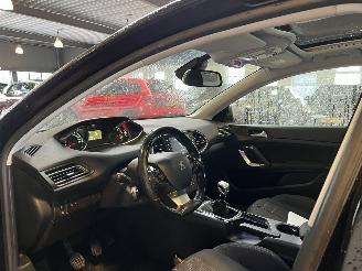 Peugeot 308 1.6 BlueHDI Blue Lease Executive picture 13