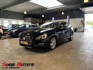 Schadeauto Volvo V-60 2.4 D6 AWD Plug-In Hybrid NL NAP! 2013/11