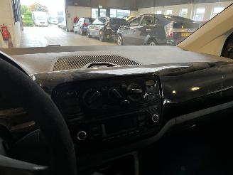 Volkswagen Up! 1.0 move up! BlueMotion picture 18