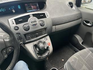 Renault Scenic 2.0-16V Tech Line picture 18