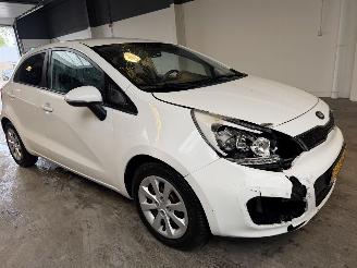 Kia Rio 1.2 CVVT Plus Pack picture 11