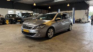 Damaged car Peugeot 308 1.6 BlueHDI Blue Lease Executive 2016/10