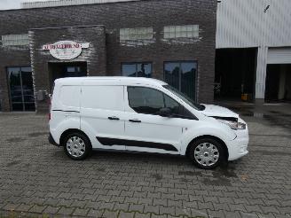 krockskadad bil auto Ford Transit Connect 1.5 EcoBlue L1 Trend 2019/10