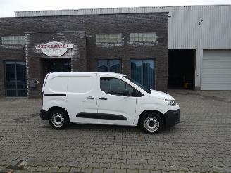 krockskadad bil auto Citroën Berlingo 1.6 BlueHDI Club 2019/9