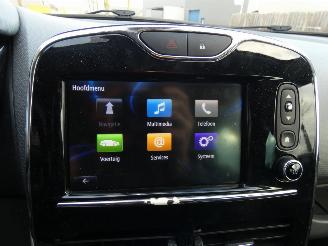 Renault Clio Estate 1.2 GT picture 16