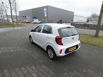 Kia Picanto 1.0 CVVT ComfortPlusLine Navigator picture 7
