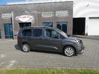 Unfallwagen Opel Combo LIFE 1.2 T. L2H1 Edition 2021/4