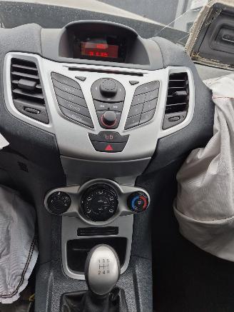 Ford Fiesta 6 (JA8) Hatchback 1.25 16V (STJA(Euro 5)) [44kW] 5-BAK picture 8