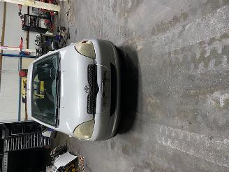 Uttjänta bilar auto Toyota Yaris (P1) Hatchback 1.3 16V VVT-i (2NZFE) [63kW] 5-BAK 2000/1