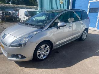 uszkodzony samochody osobowe Peugeot 5008 5008 I (0A/0E) MPV 1.6 THP 16V (EP6CDT(5FV)) [115kW] 2012/6