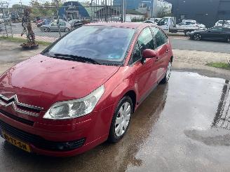 krockskadad bil auto Citroën C4 C4 Berline (LC) Hatchback 5-drs 1.6 16V (TU5JP4(NFU)) [81kW] 2007/1